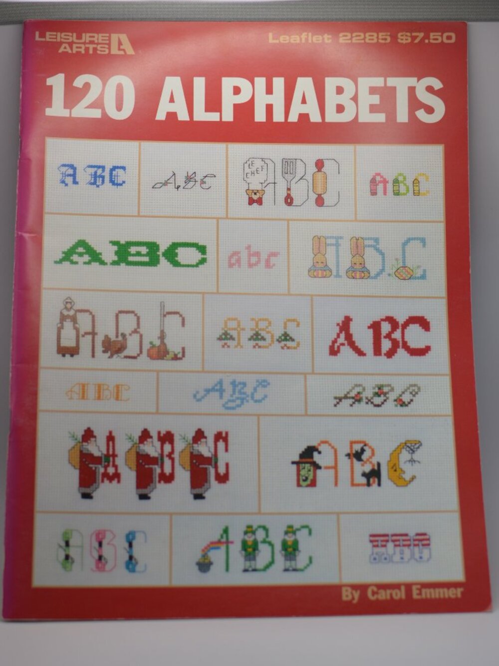 120 Alphabets by Leisure Arts (028906022858) Paperback